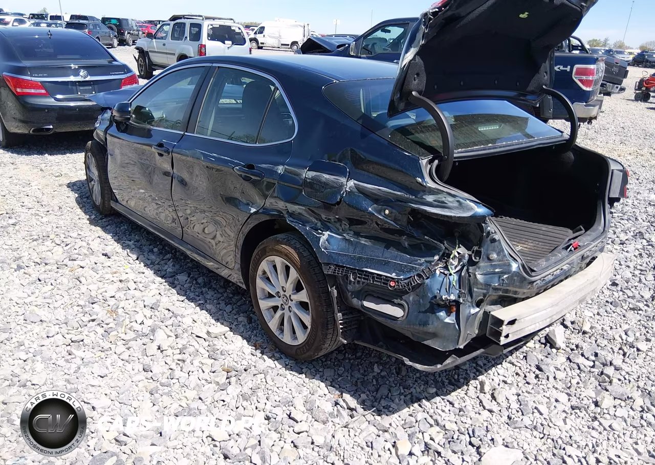 2018 Toyota Camry Le VIN:4T1B11HK5JU660171 - 6