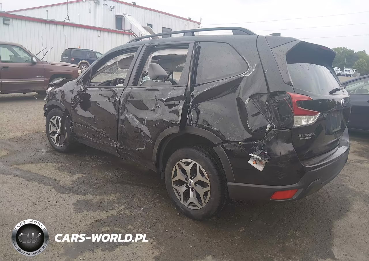 2019 Subaru Forester Premium VIN:JF2SKAEC4KH568432 - 3