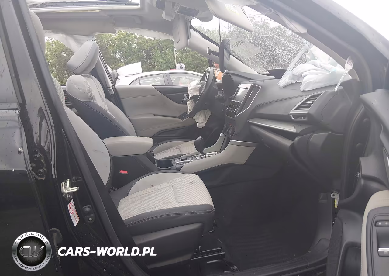 2019 Subaru Forester Premium VIN:JF2SKAEC4KH568432 - 5