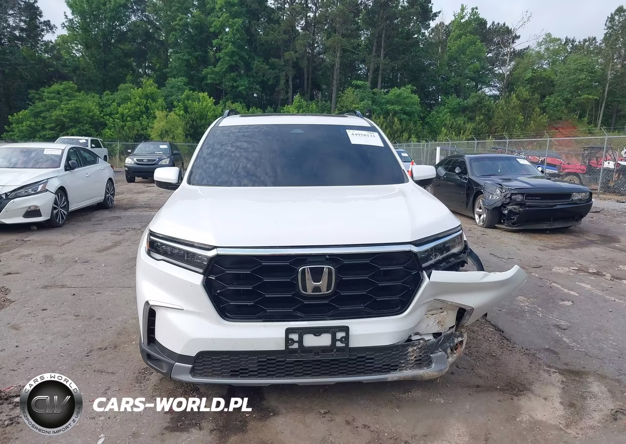 2025 Honda Pilot Touring VIN:5FNYG1H7XSB017169 - 13