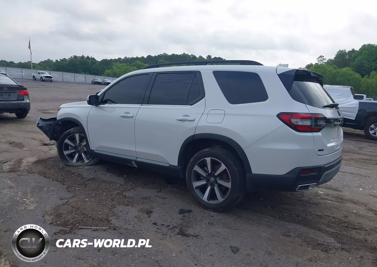 2025 Honda Pilot Touring VIN:5FNYG1H7XSB017169 - 3