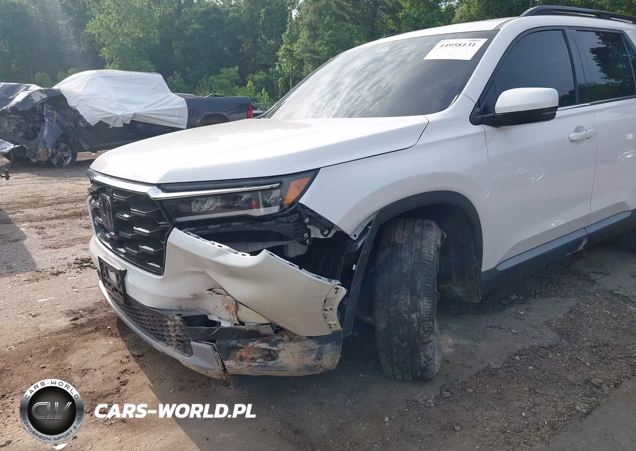 2025 Honda Pilot Touring VIN:5FNYG1H7XSB017169 - 6