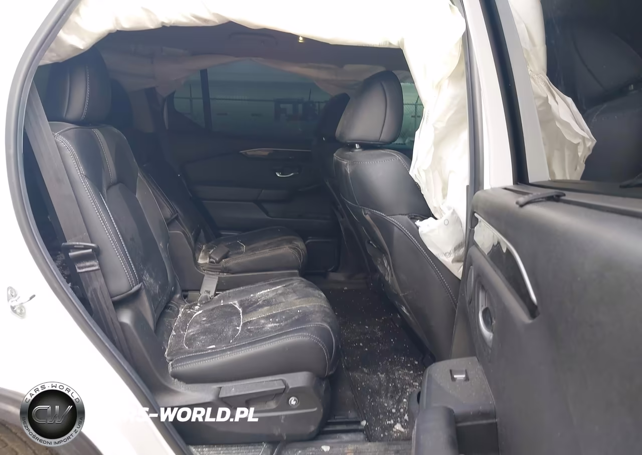 2025 Honda Pilot Touring VIN:5FNYG1H7XSB017169 - 8