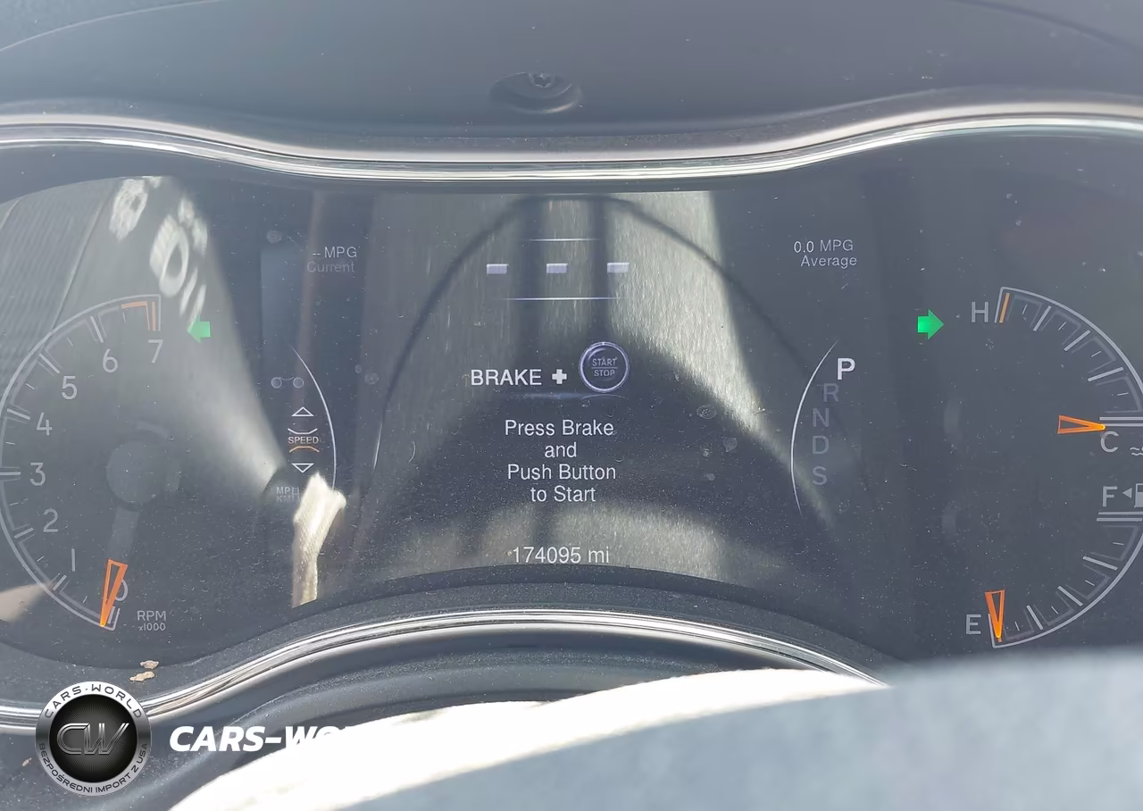 2015 Jeep Grand Cherokee Laredo VIN:1C4RJFAG4FC196129 - 7