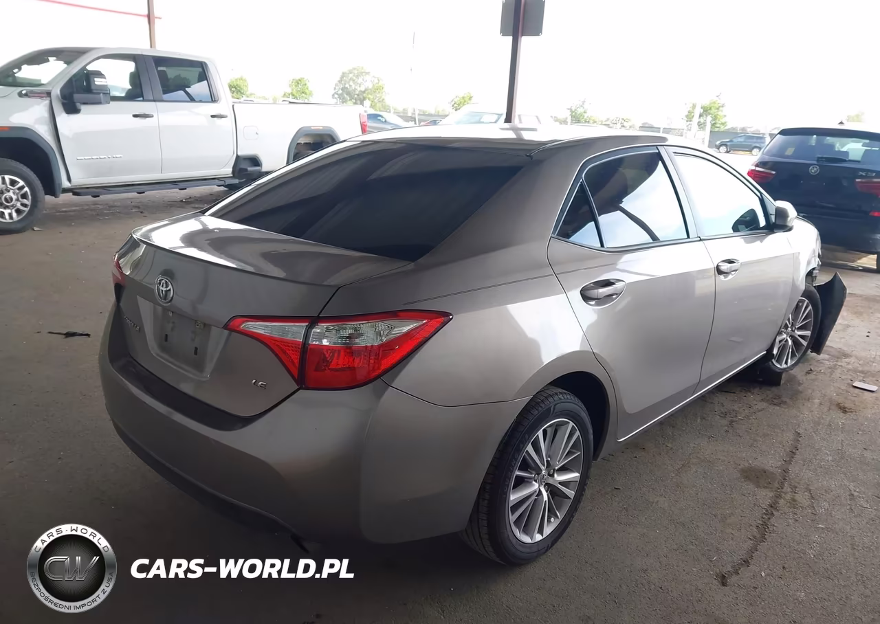 2015 Toyota Corolla Le Plus VIN:5YFBURHE8FP337421 - 4
