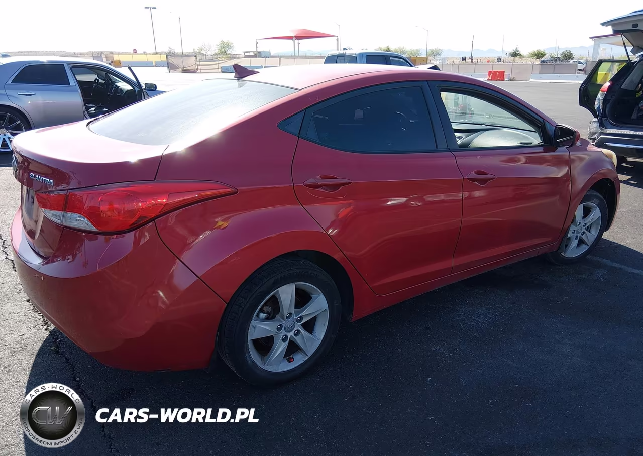 2013 Hyundai Elantra Gls VIN:KMHDH4AE5DU939117 - 4