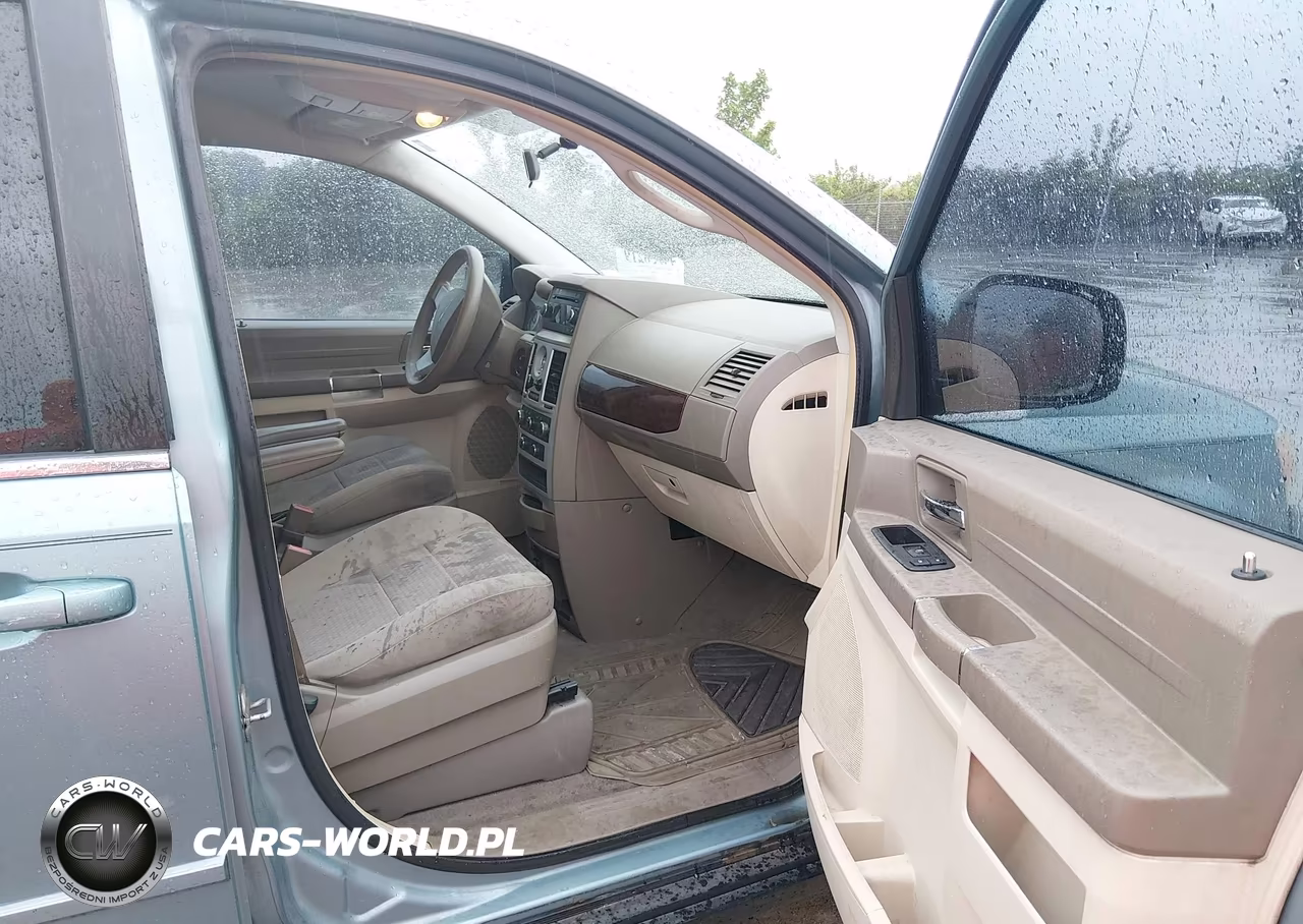 2010 Chrysler Town & Country Lx VIN:2A4RR4DE9AR150040 - 5