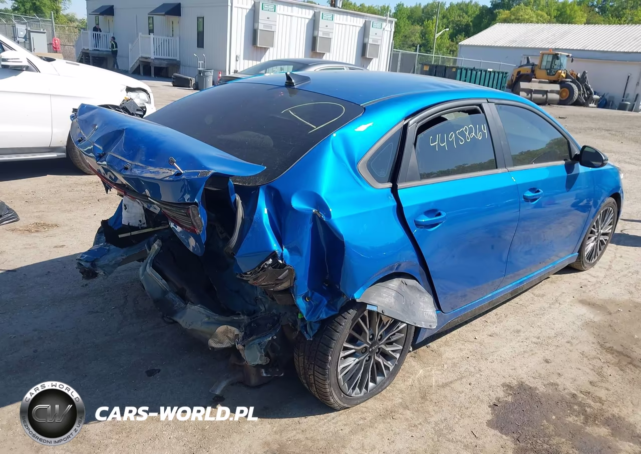 2022 Kia Forte Gt-Line VIN:3KPF54AD9NE421489 - 4