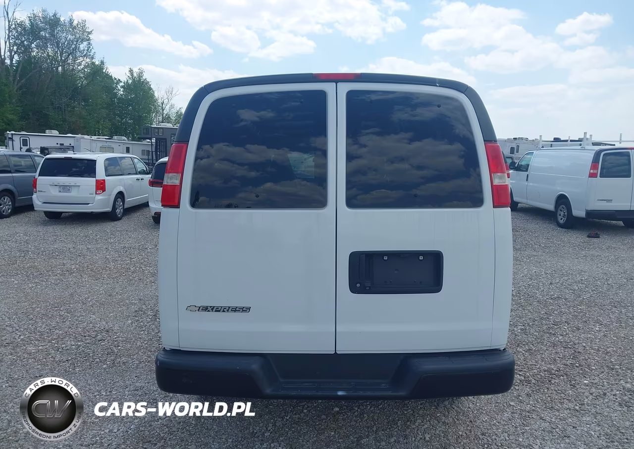 2018 Chevrolet Express 3500 Work Van VIN:1GCZGHFG3J1315926 - 16