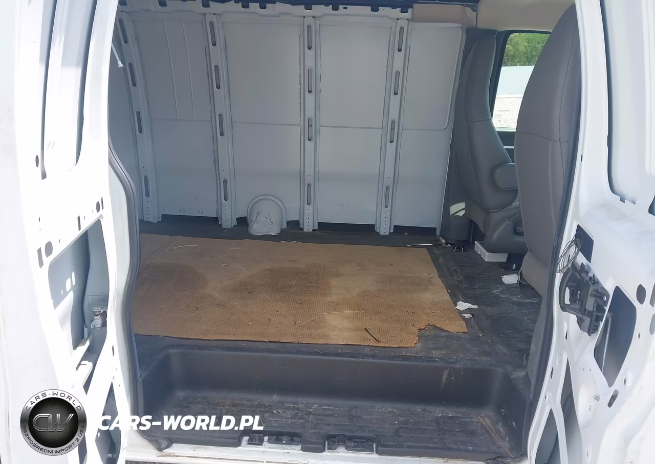 2018 Chevrolet Express 3500 Work Van VIN:1GCZGHFG3J1315926 - 8