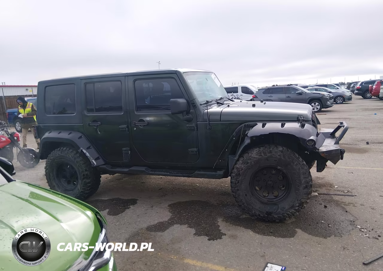 2010 Jeep Wrangler Unlimited Sahara VIN:1J4HA5H18AL159143 - 13