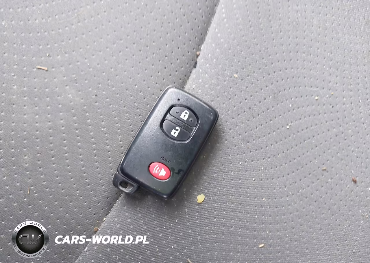2015 Toyota Prius Three VIN:JTDKN3DU9F0438324 - 11