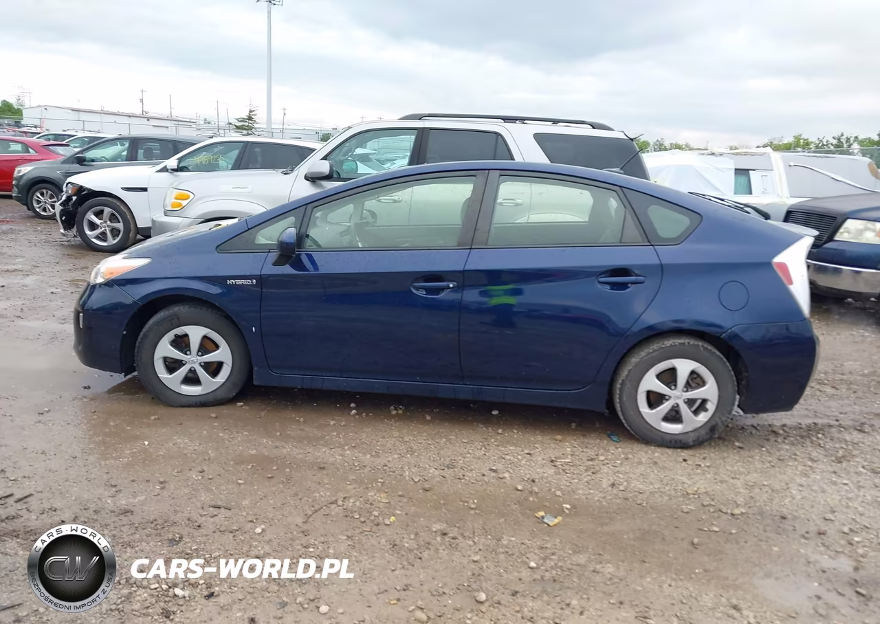2015 Toyota Prius Three VIN:JTDKN3DU9F0438324 - 14