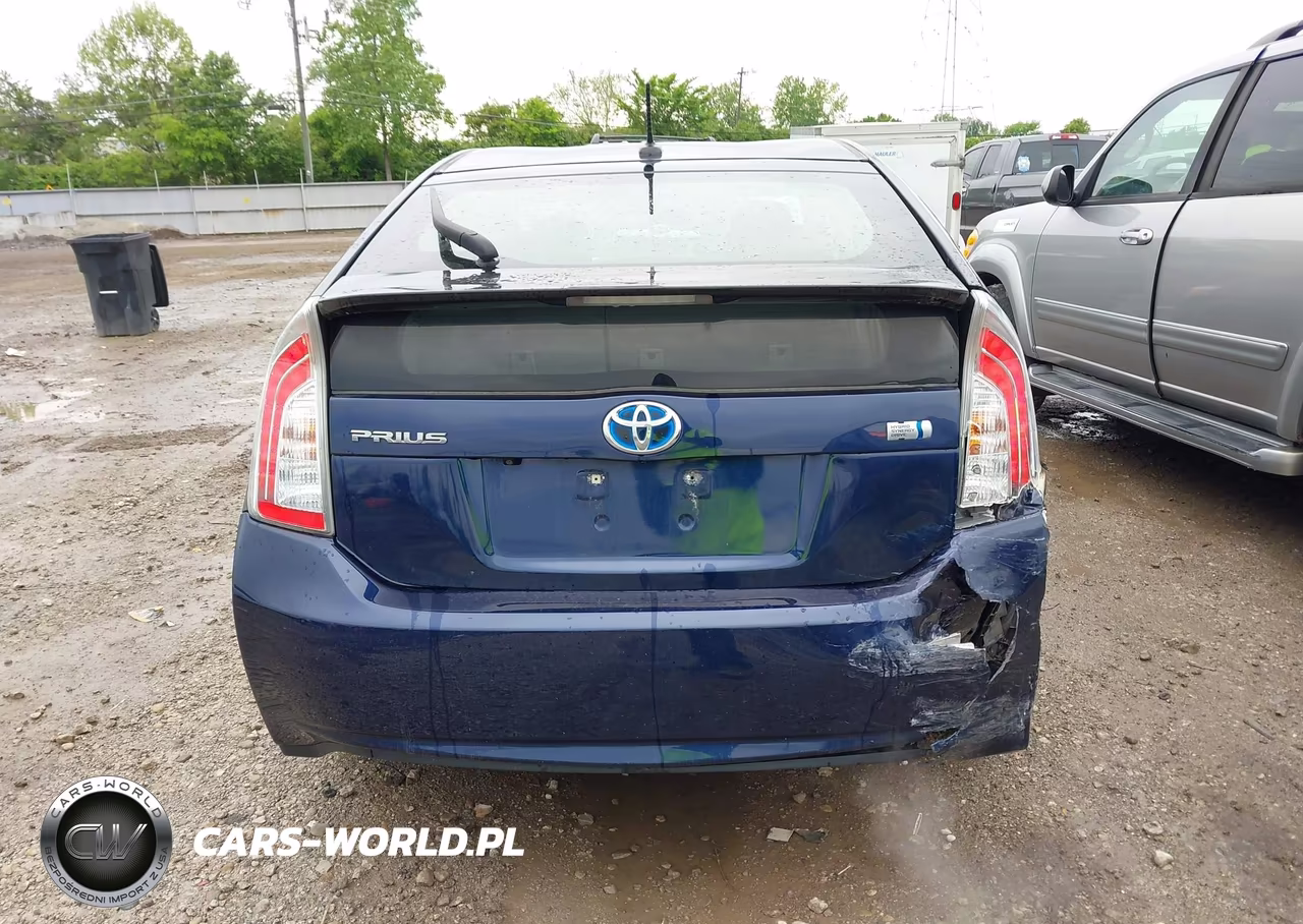 2015 Toyota Prius Three VIN:JTDKN3DU9F0438324 - 16