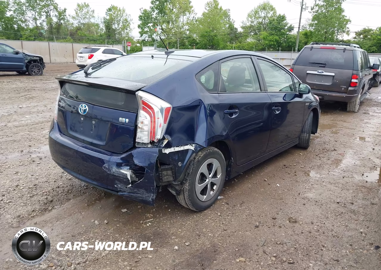 2015 Toyota Prius Three VIN:JTDKN3DU9F0438324 - 4