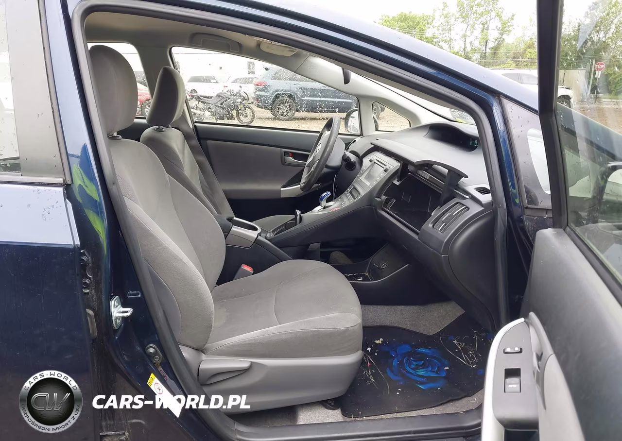 2015 Toyota Prius Three VIN:JTDKN3DU9F0438324 - 5