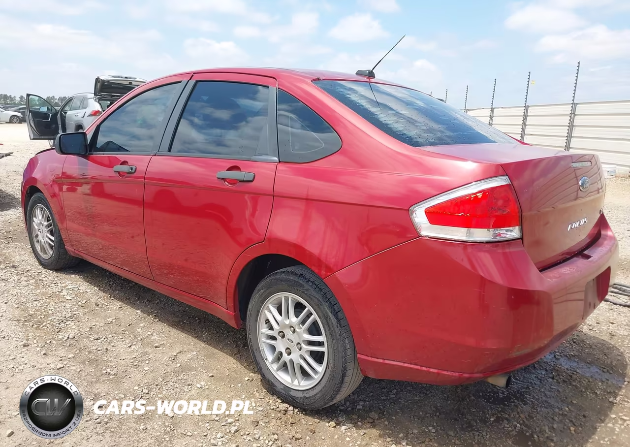 2010 Ford Focus Se VIN:1FAHP3FN4AW185709 - 3
