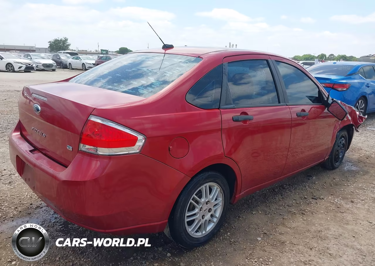 2010 Ford Focus Se VIN:1FAHP3FN4AW185709 - 4