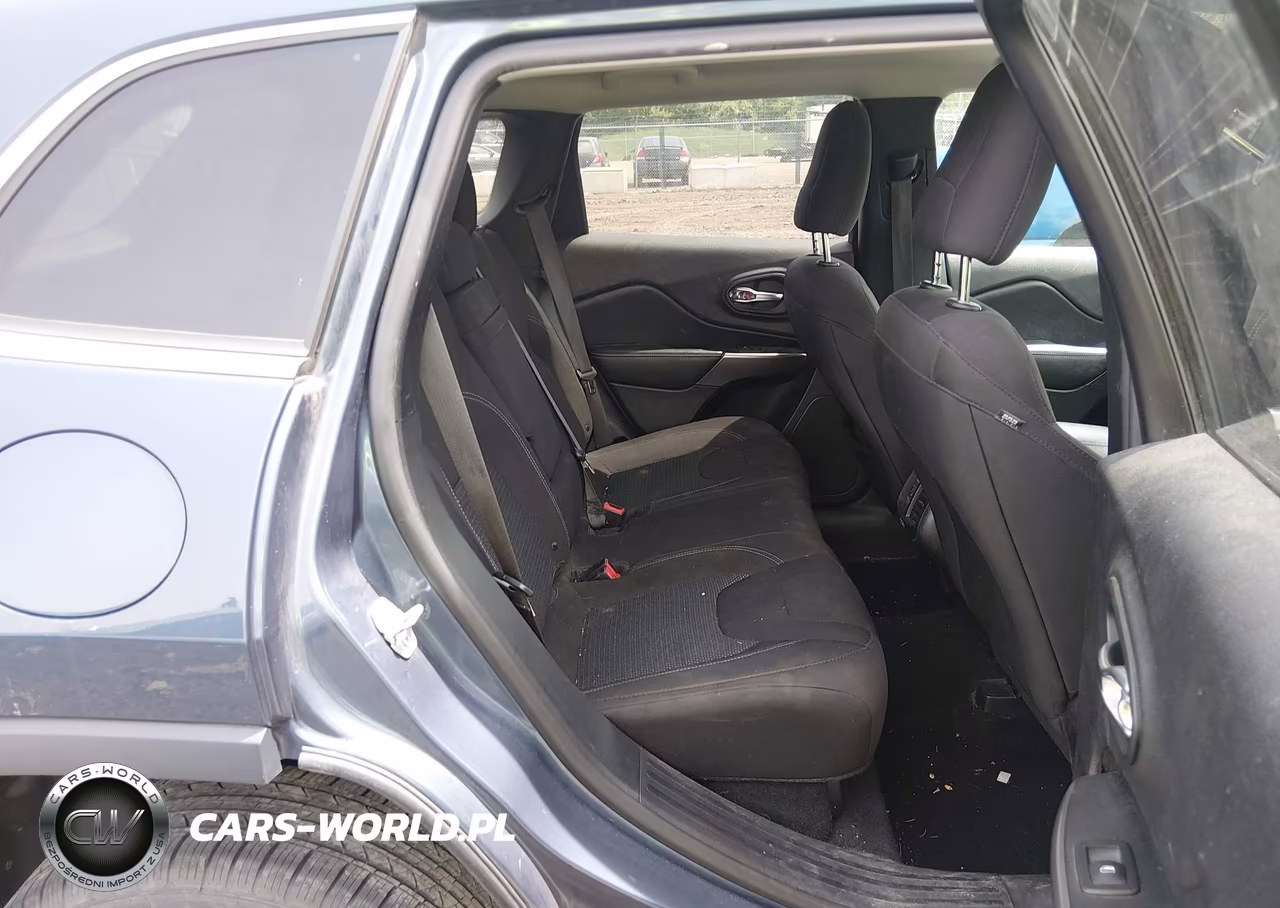 2019 Jeep Cherokee Latitude Fwd VIN:1C4PJLCB6KD406225 - 8
