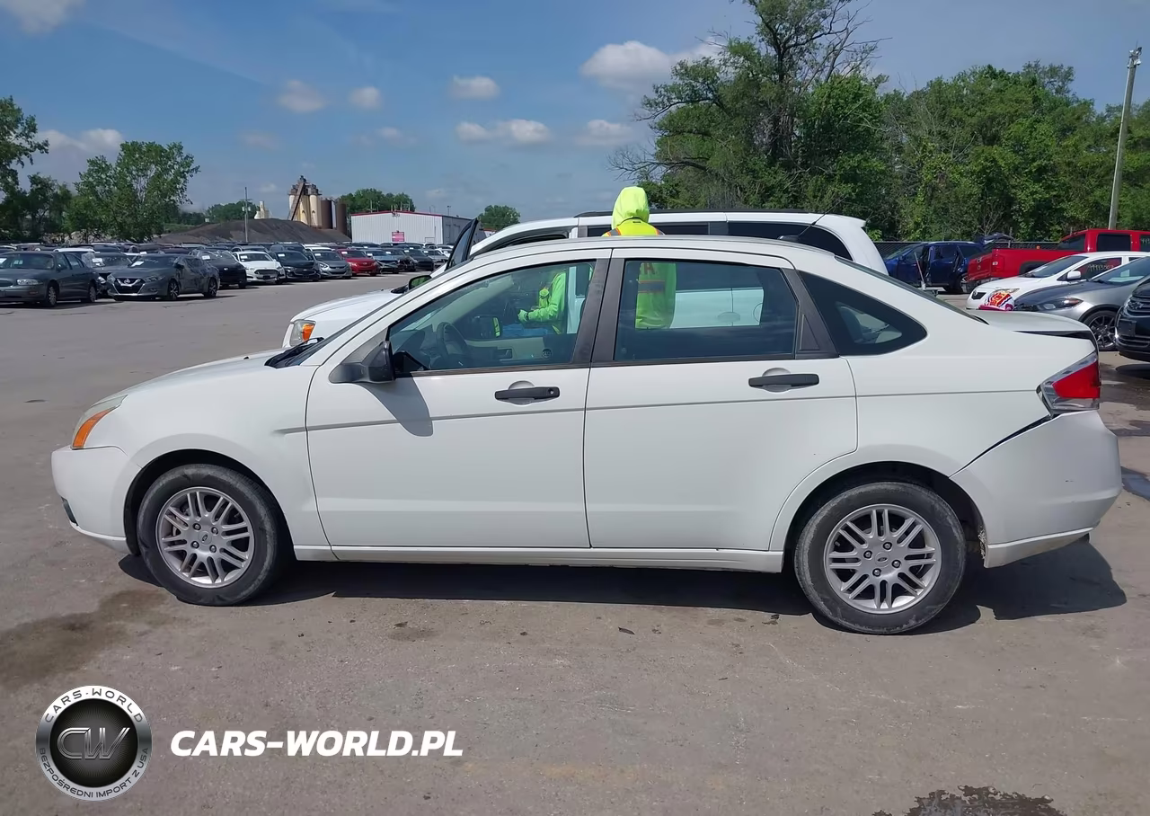 2010 Ford Focus Se VIN:1FAHP3FN1AW299229 - 14