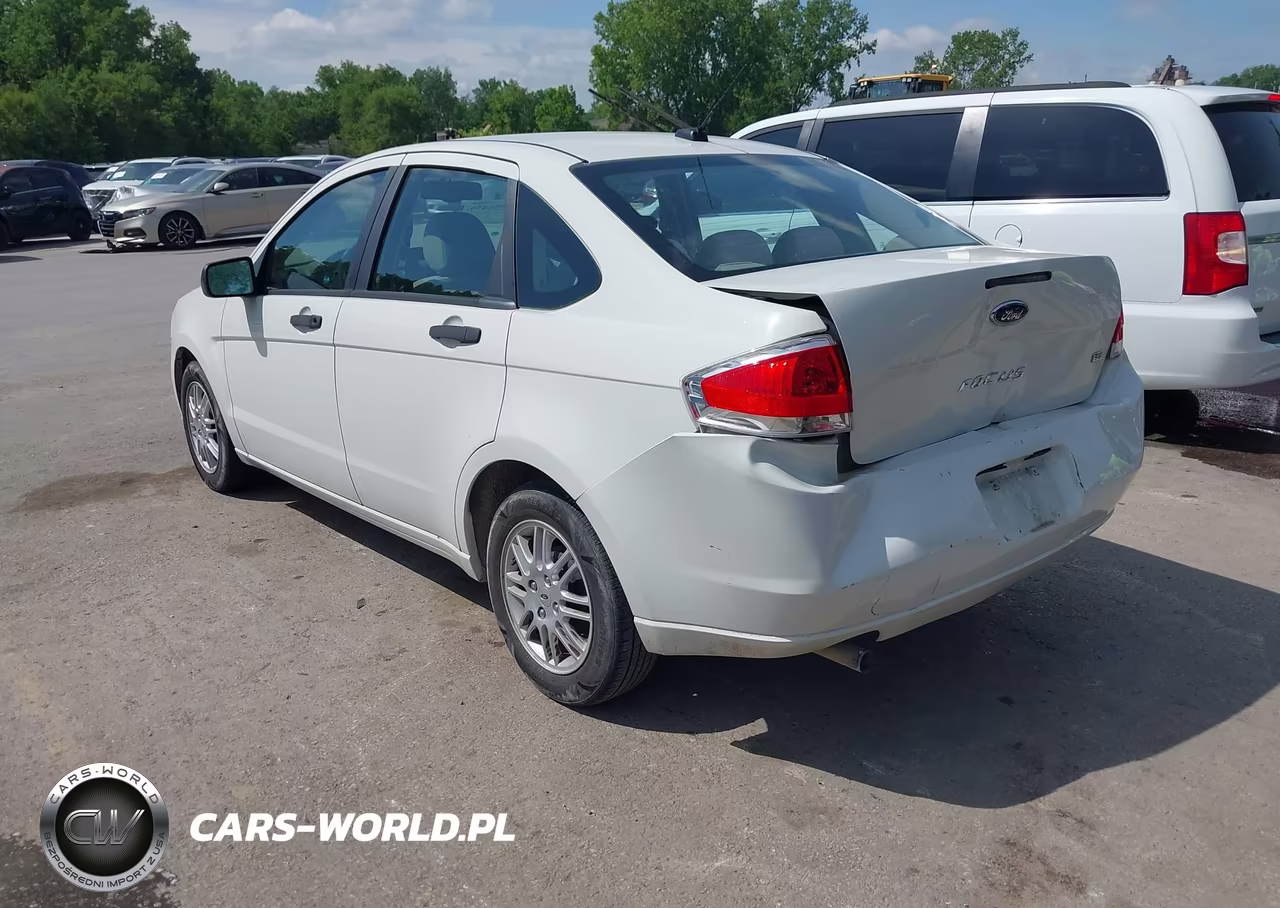 2010 Ford Focus Se VIN:1FAHP3FN1AW299229 - 3