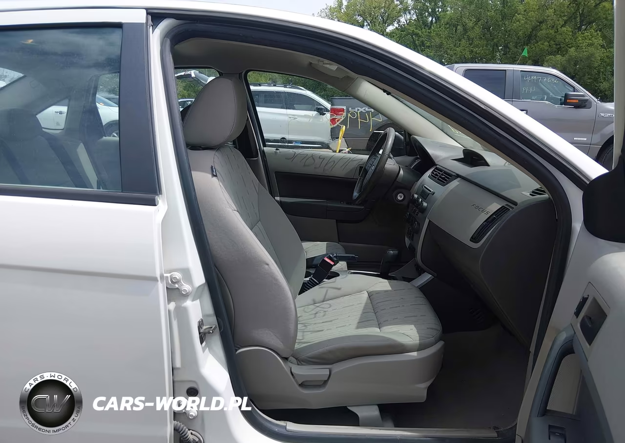 2010 Ford Focus Se VIN:1FAHP3FN1AW299229 - 5