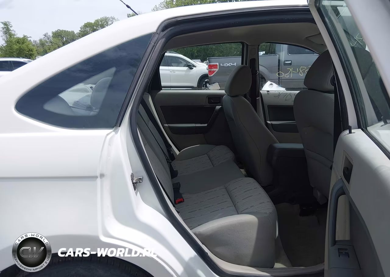 2010 Ford Focus Se VIN:1FAHP3FN1AW299229 - 8