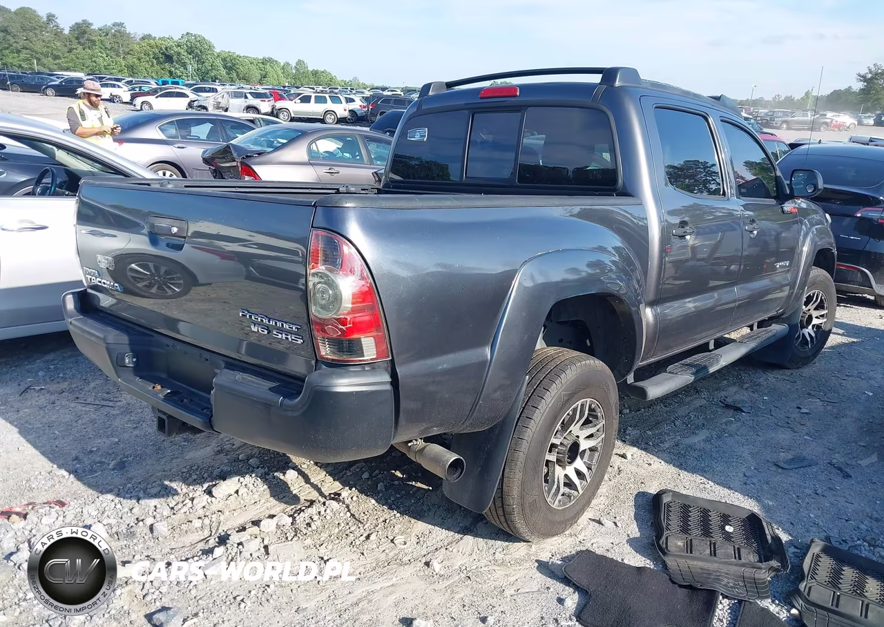 2013 Toyota Tacoma Prerunner V6 VIN:5TFJU4GN6DX036774 - 4