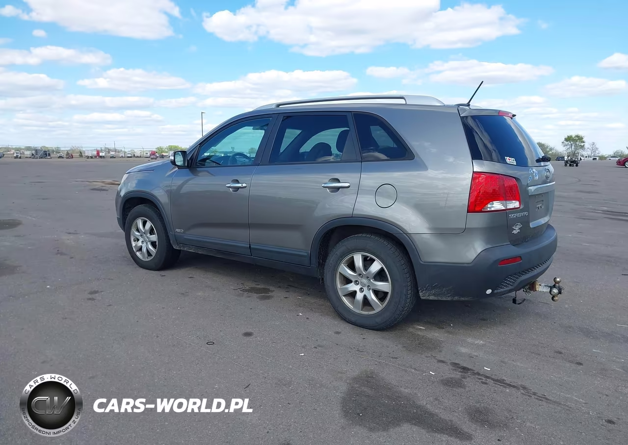 2013 Kia Sorento Lx V6 VIN:5XYKTDA29DG310882 - 3