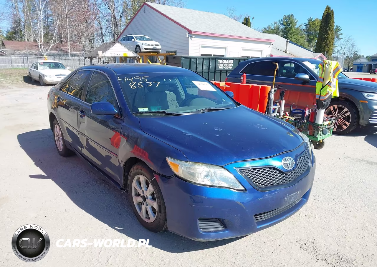 2010 Toyota Camry Le – zdjęcie 1 z 16