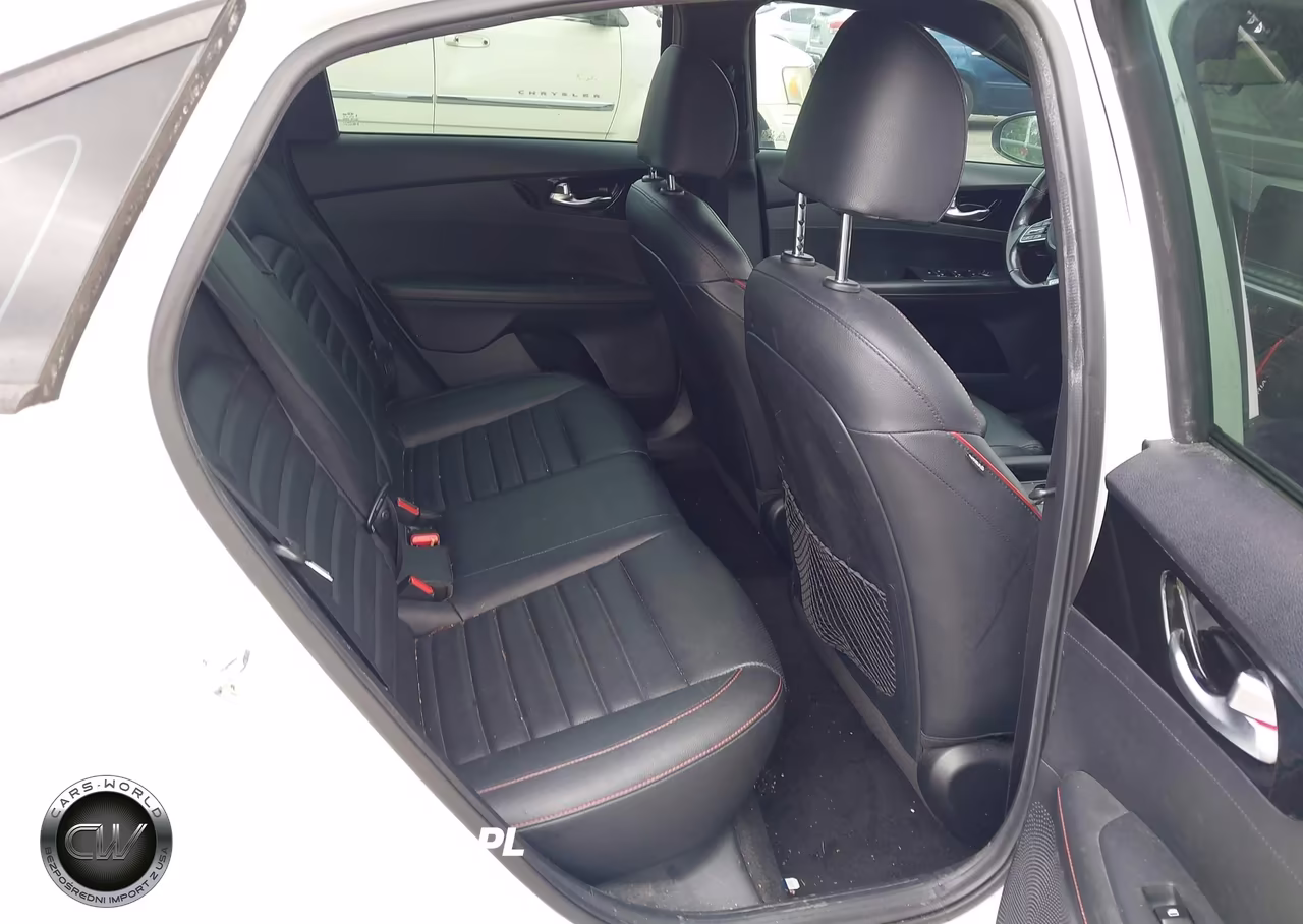 2020 Kia Forte Gt VIN:3KPF44AC9LE168424 - 8