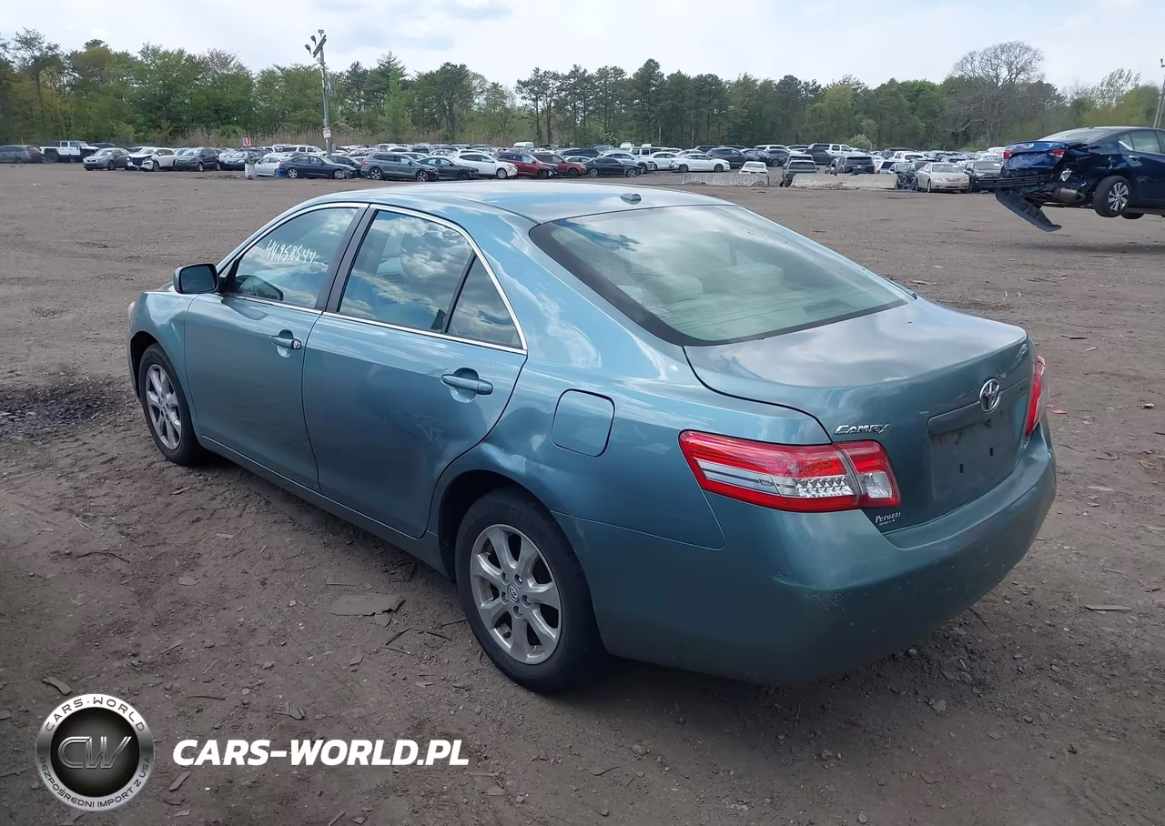 2010 Toyota Camry Le VIN:4T1BF3EK5AU554143 - 3