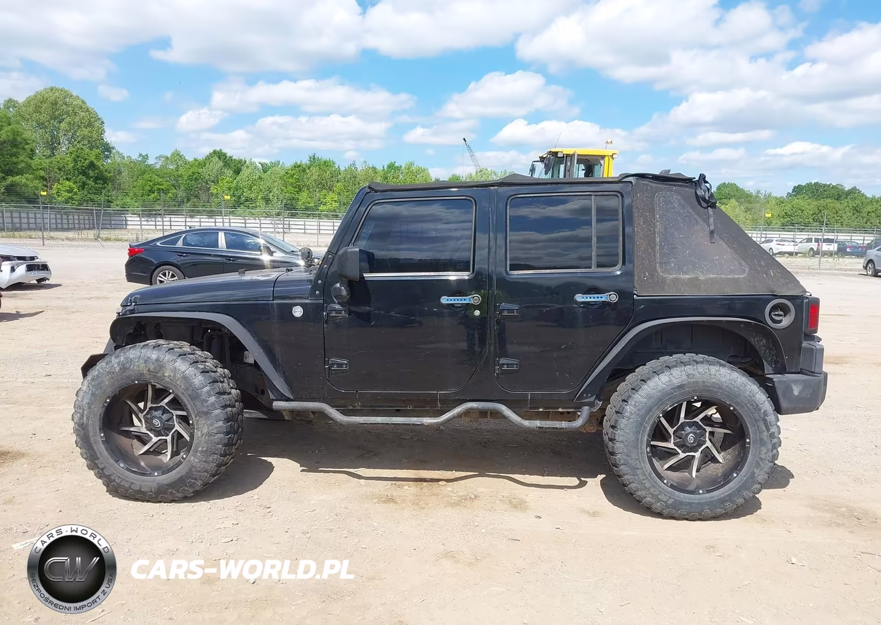 2013 Jeep Wrangler Unlimited Sport VIN:1C4BJWDG1DL698364 - 14