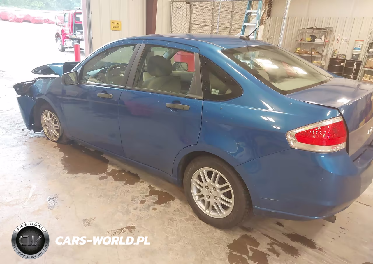 2010 Ford Focus Se VIN:1FAHP3FN6AW247983 - 3