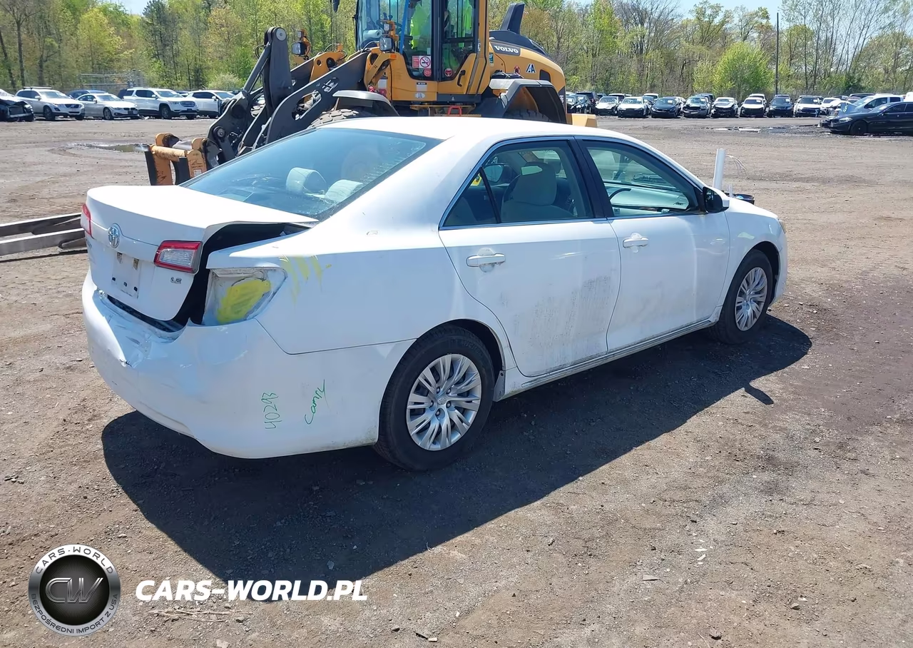 2014 Toyota Camry Le VIN:4T4BF1FK3ER350990 - 4