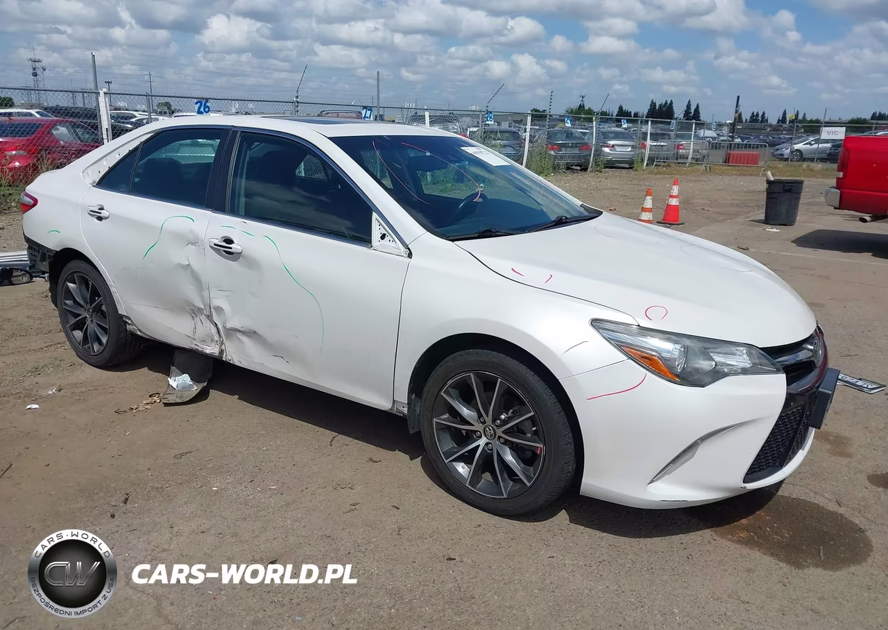 2016 Toyota Camry Xse – zdjęcie 1 z 17