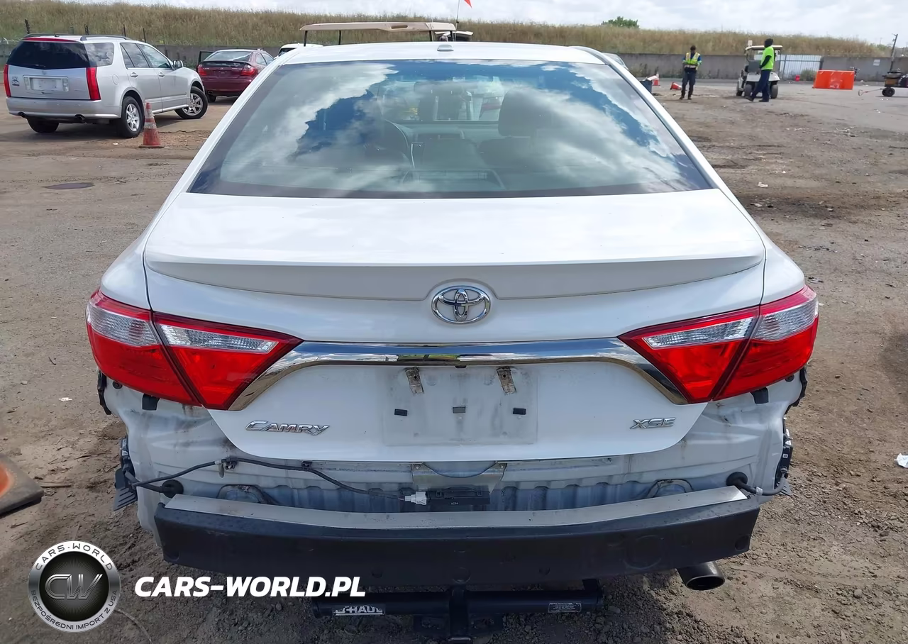 2016 Toyota Camry Xse VIN:4T1BF1FK5GU598087 - 17