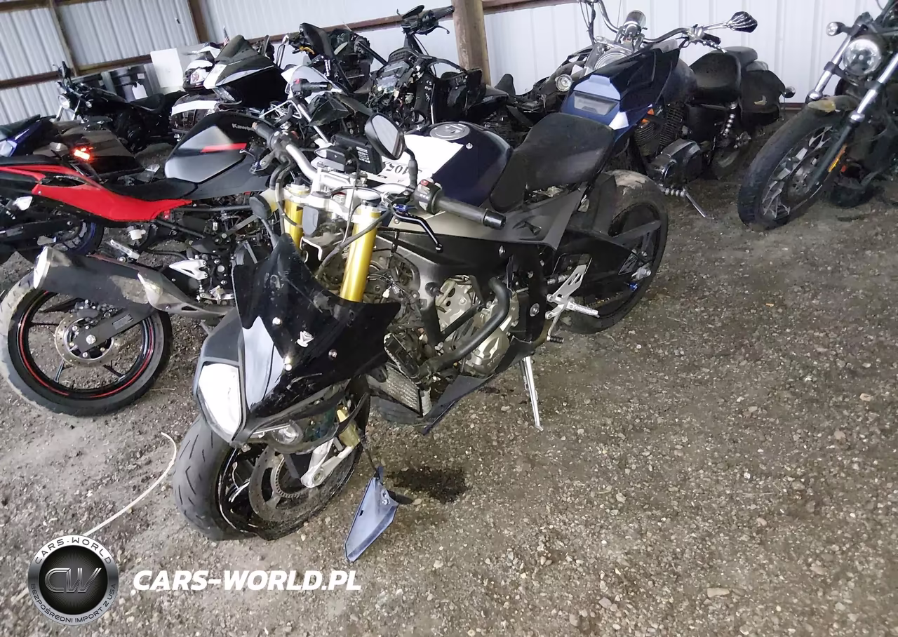 2015 BMW S 1000 R VIN:WB10D1205FZ199636 - 2