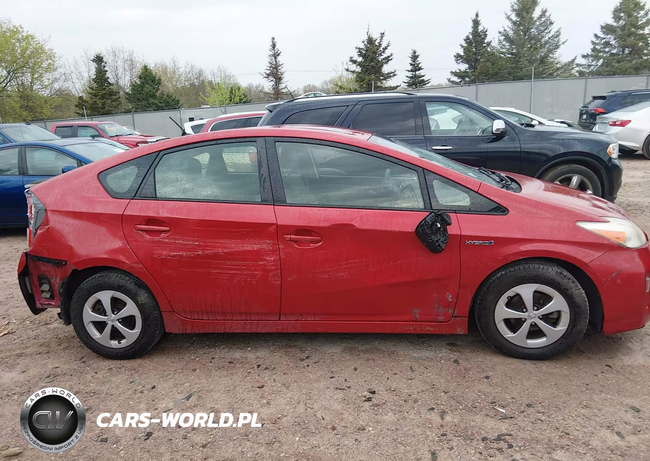 2013 Toyota Prius Two VIN:JTDKN3DU5D5586714 - 13