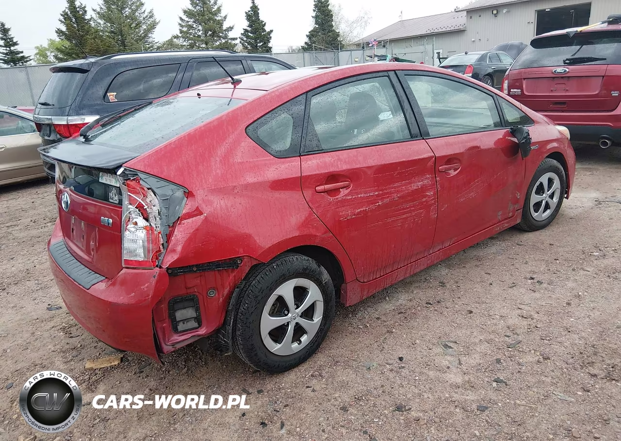 2013 Toyota Prius Two VIN:JTDKN3DU5D5586714 - 4
