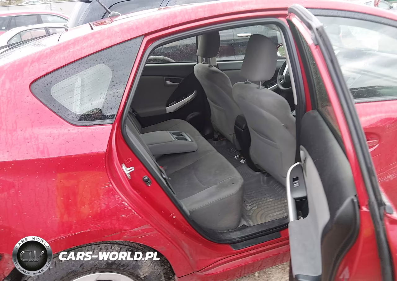 2013 Toyota Prius Two VIN:JTDKN3DU5D5586714 - 8
