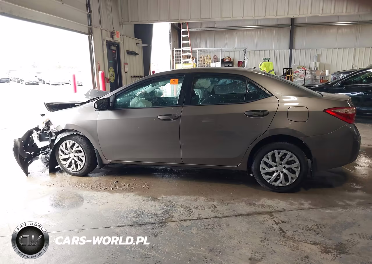 2017 Toyota Corolla Le VIN:2T1BURHE4HC960523 - 14