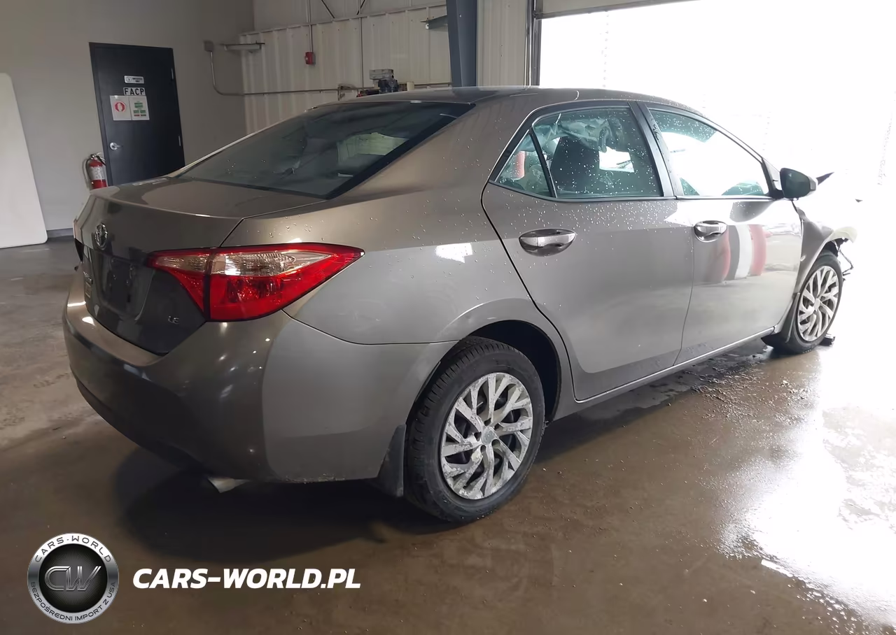 2017 Toyota Corolla Le VIN:2T1BURHE4HC960523 - 4