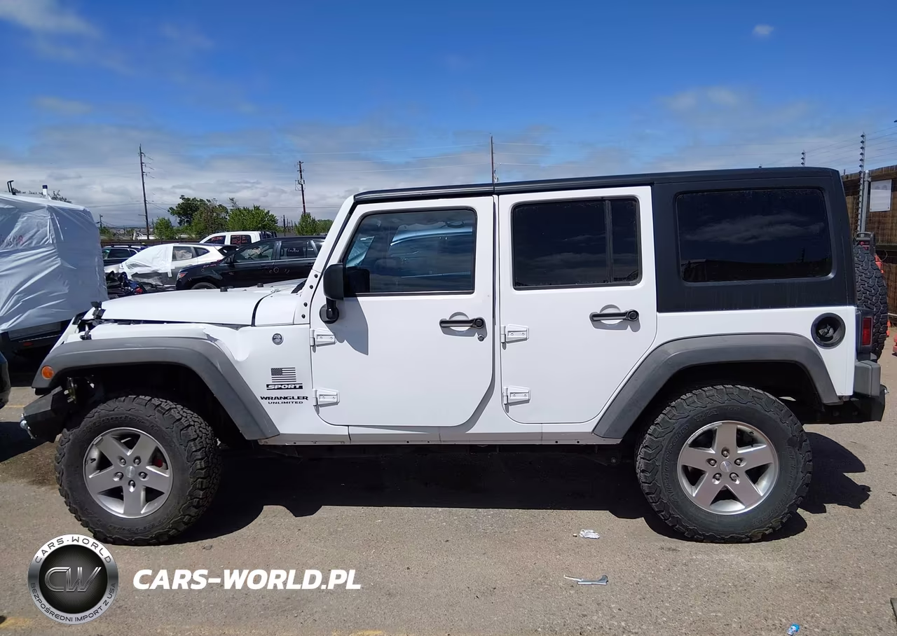 2017 Jeep Wrangler Unlimited Sport 4X4 VIN:1C4BJWDG0HL715449 - 15