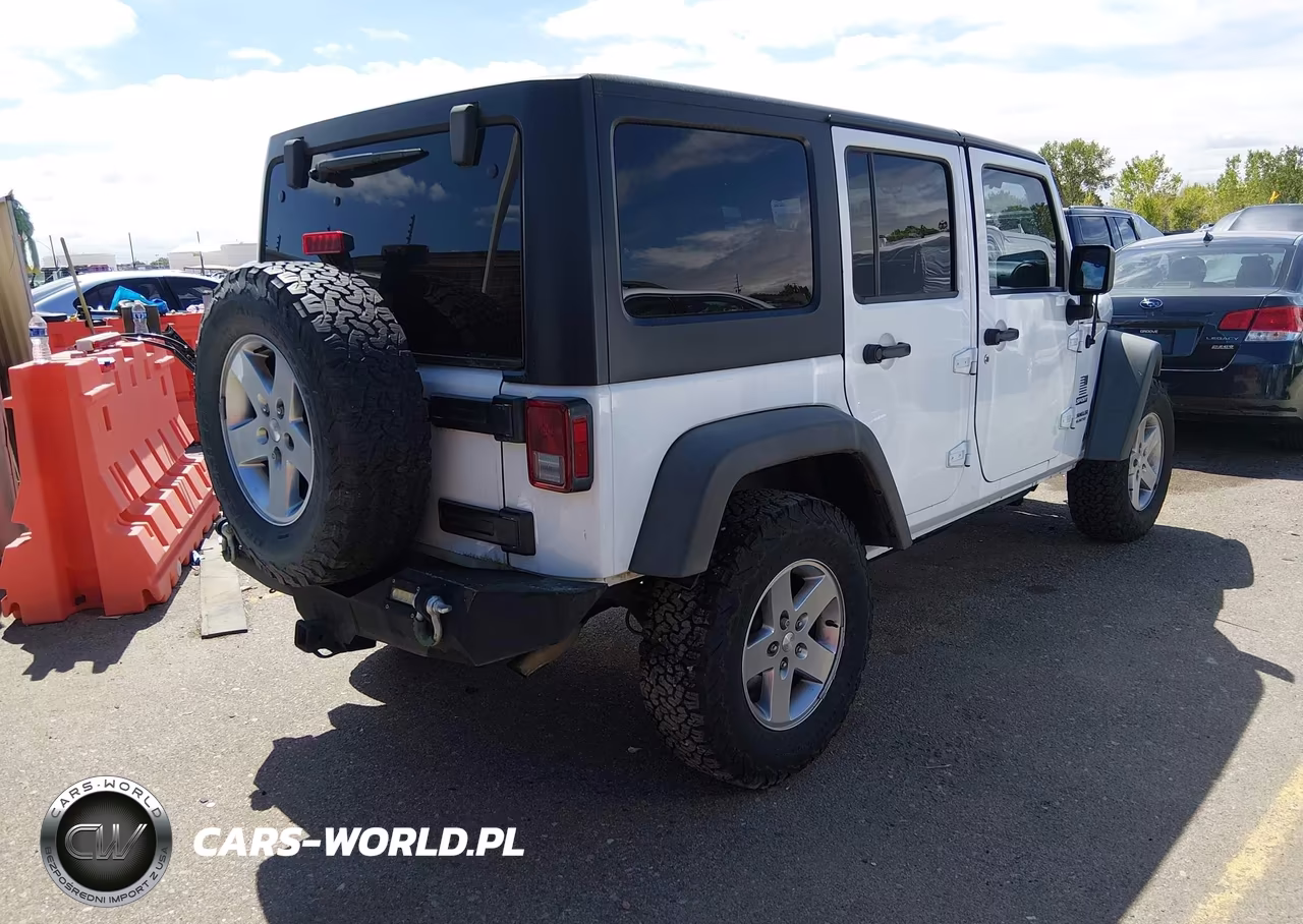 2017 Jeep Wrangler Unlimited Sport 4X4 VIN:1C4BJWDG0HL715449 - 4