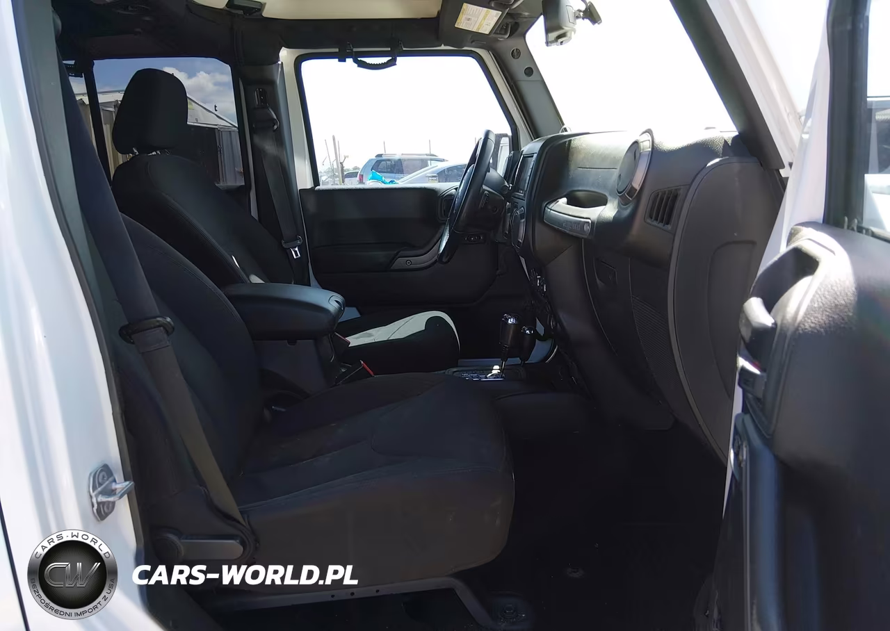 2017 Jeep Wrangler Unlimited Sport 4X4 VIN:1C4BJWDG0HL715449 - 5