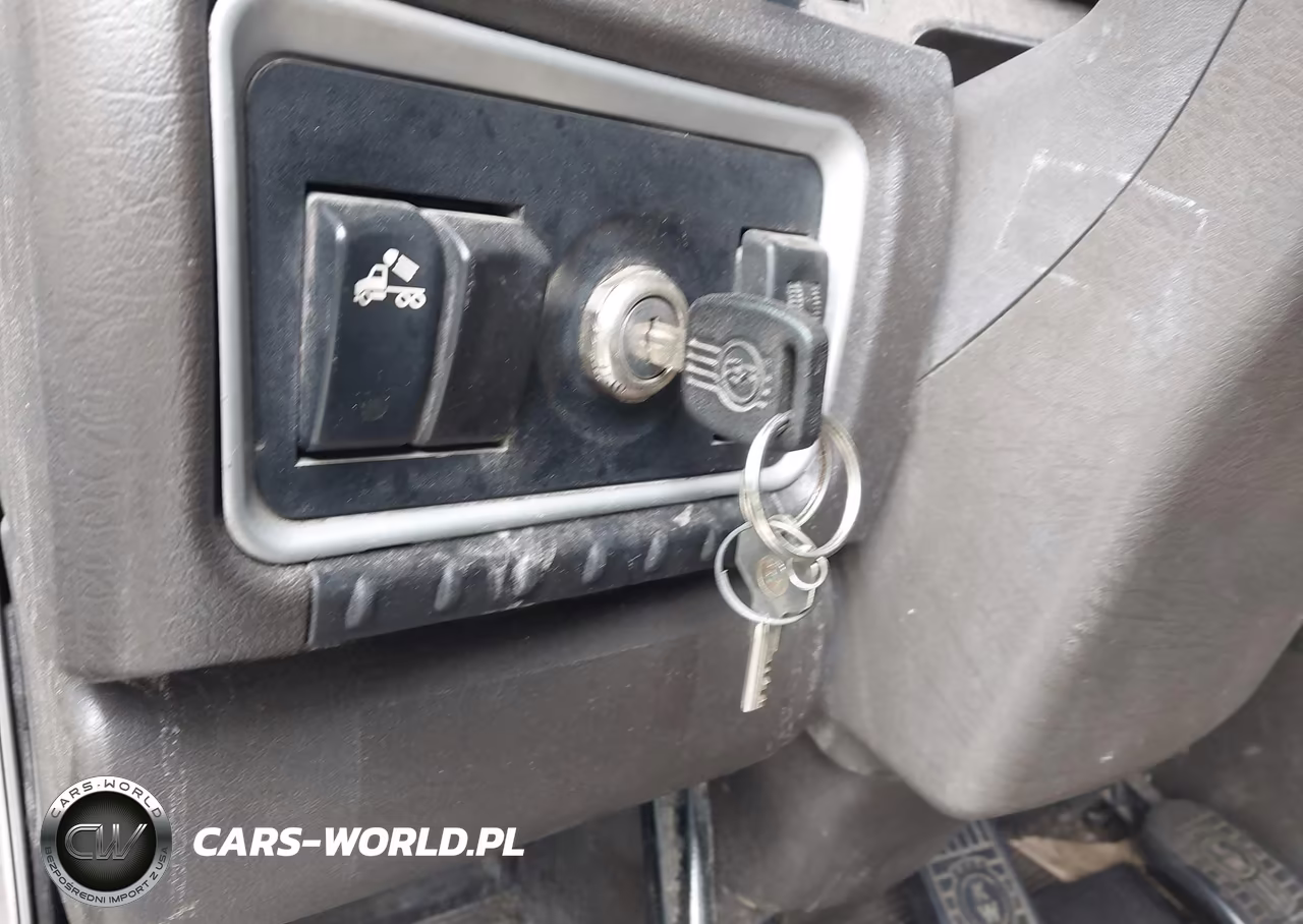 2007 Kenworth Construction T600 VIN:1XKADB9X67J158632 - 10