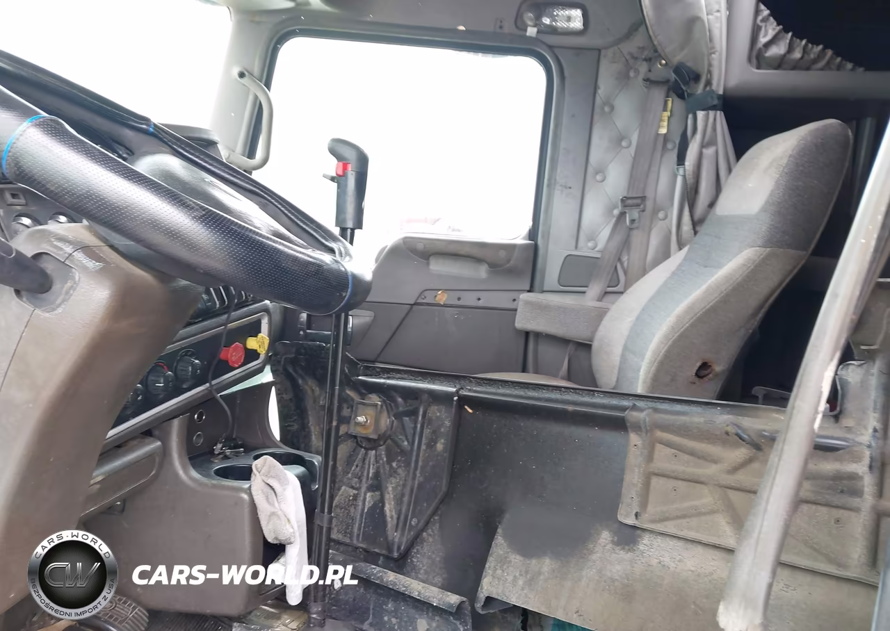 2007 Kenworth Construction T600 VIN:1XKADB9X67J158632 - 6
