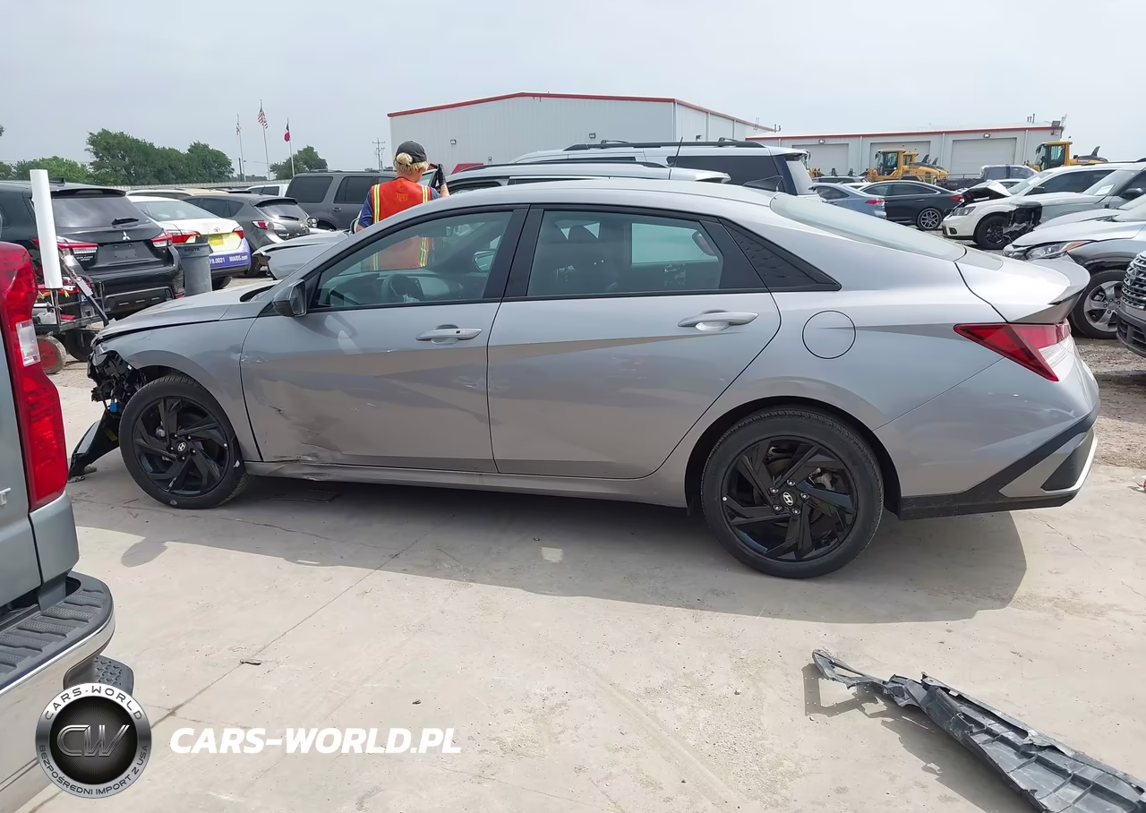 2026 Hyundai Elantra Sel Sport VIN:KMHLM4DG6TU122600 - 14