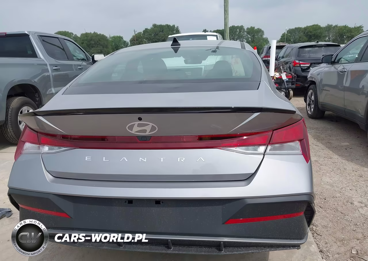 2026 Hyundai Elantra Sel Sport VIN:KMHLM4DG6TU122600 - 16